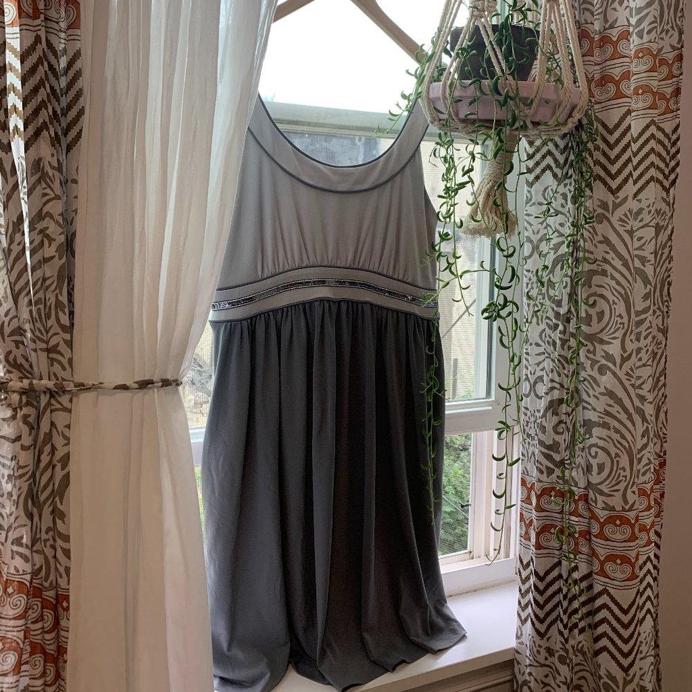 Banana Republic (size 6) midi dress in 2 tone grey